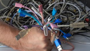 skynews-tangled-wires-cables_6710192-1