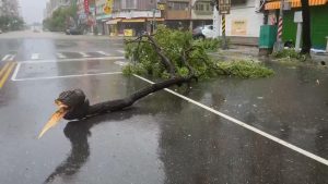 skynews-typhoon-krathon-tawiwan_6704841-1