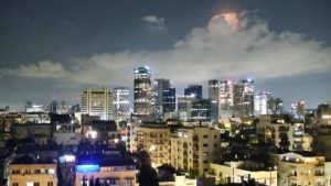 skynews-israel-tel-aviv-rockets_6709948
