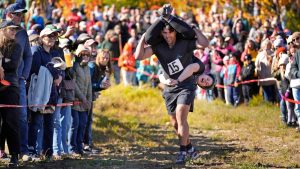 skynews-nic-vinsonhaler-wife-carrying_6714598